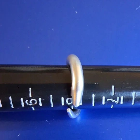 KNITTING NEEDLE RING - Picture 2 of 6